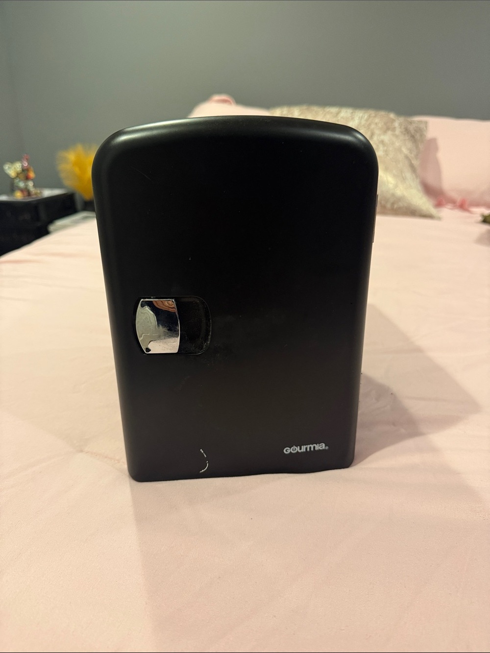 Gourmia Compact Black Mini Fridge